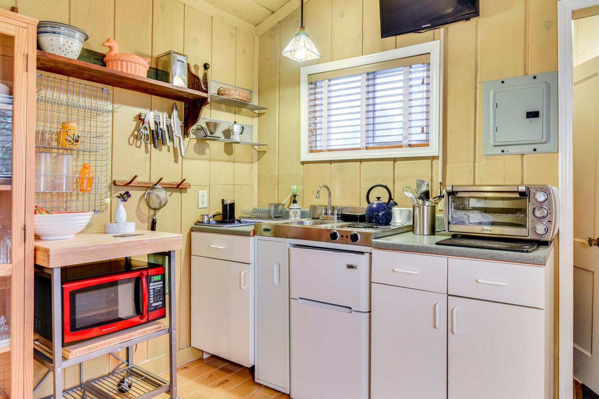 6 Mi To Dtwn Pdx Cozy With Deck! Apartment *